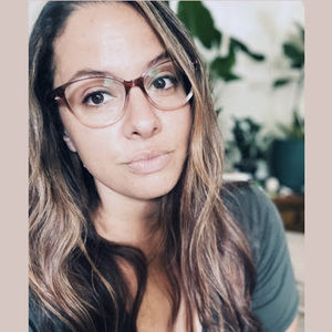 Meet your Posher, Alicia